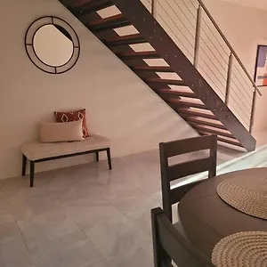 Tranquil 2 Bedroom Townhouse In Holiday home